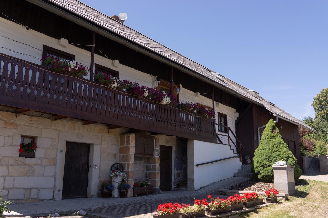 Roubenka Doubravice Vila Hrubá Skála Exterior foto